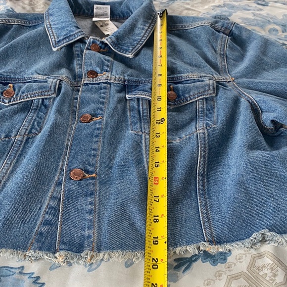 NEW ♥️  PINK VICTORIA’S SECRET ♥️ Cropped Oversized Denim Jacket ♥️  M - Picture 16 of 16